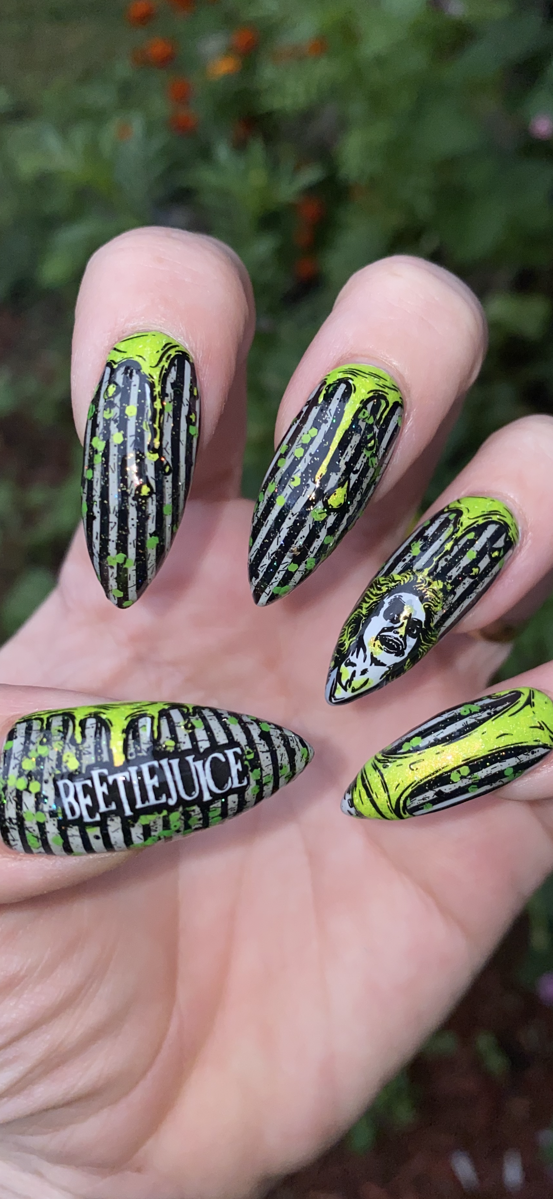 309 - Drippy Background