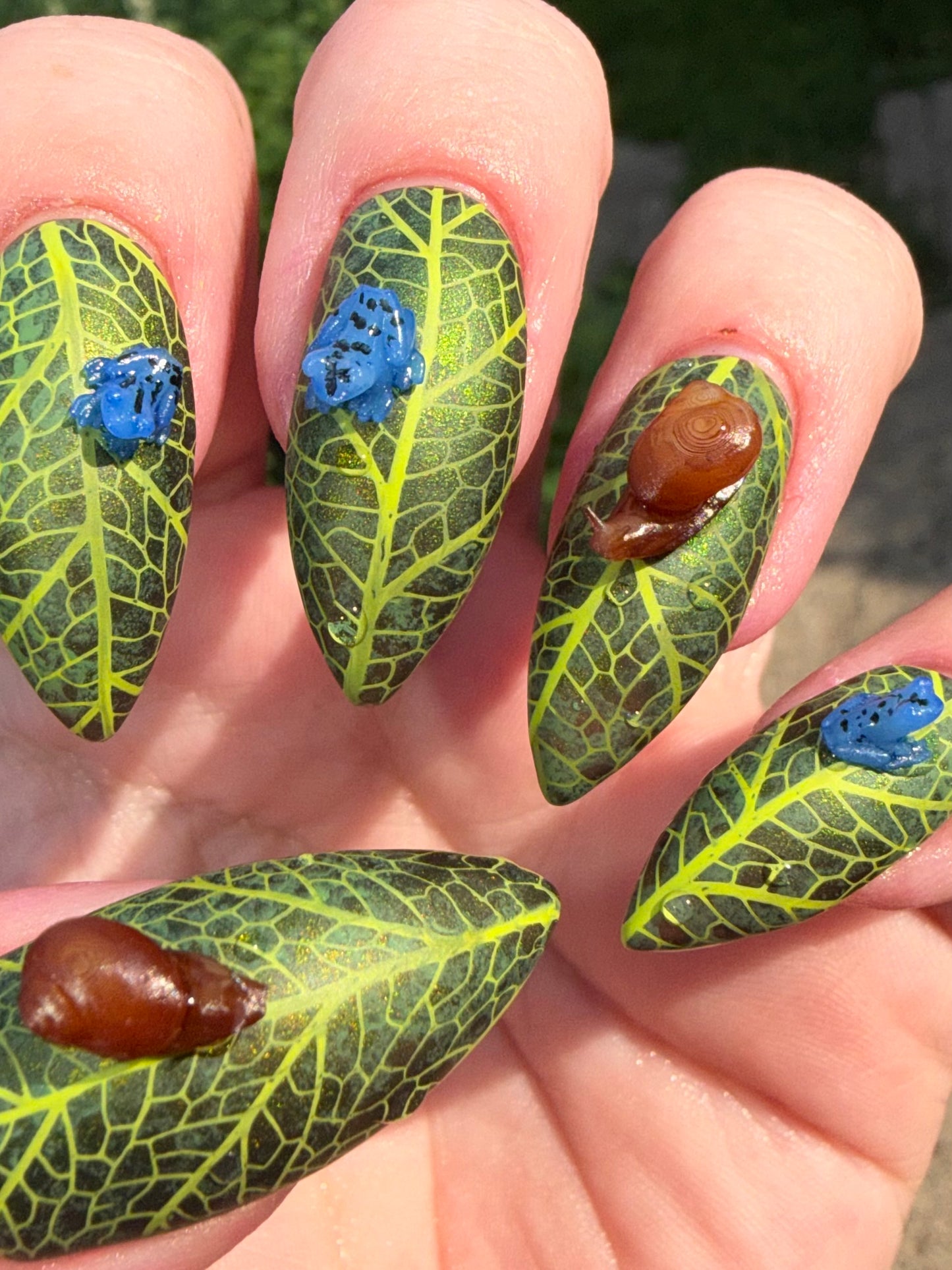420 - Leaves and Vines