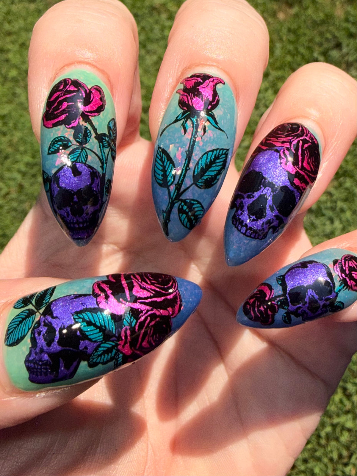 422 - Skulls And Roses