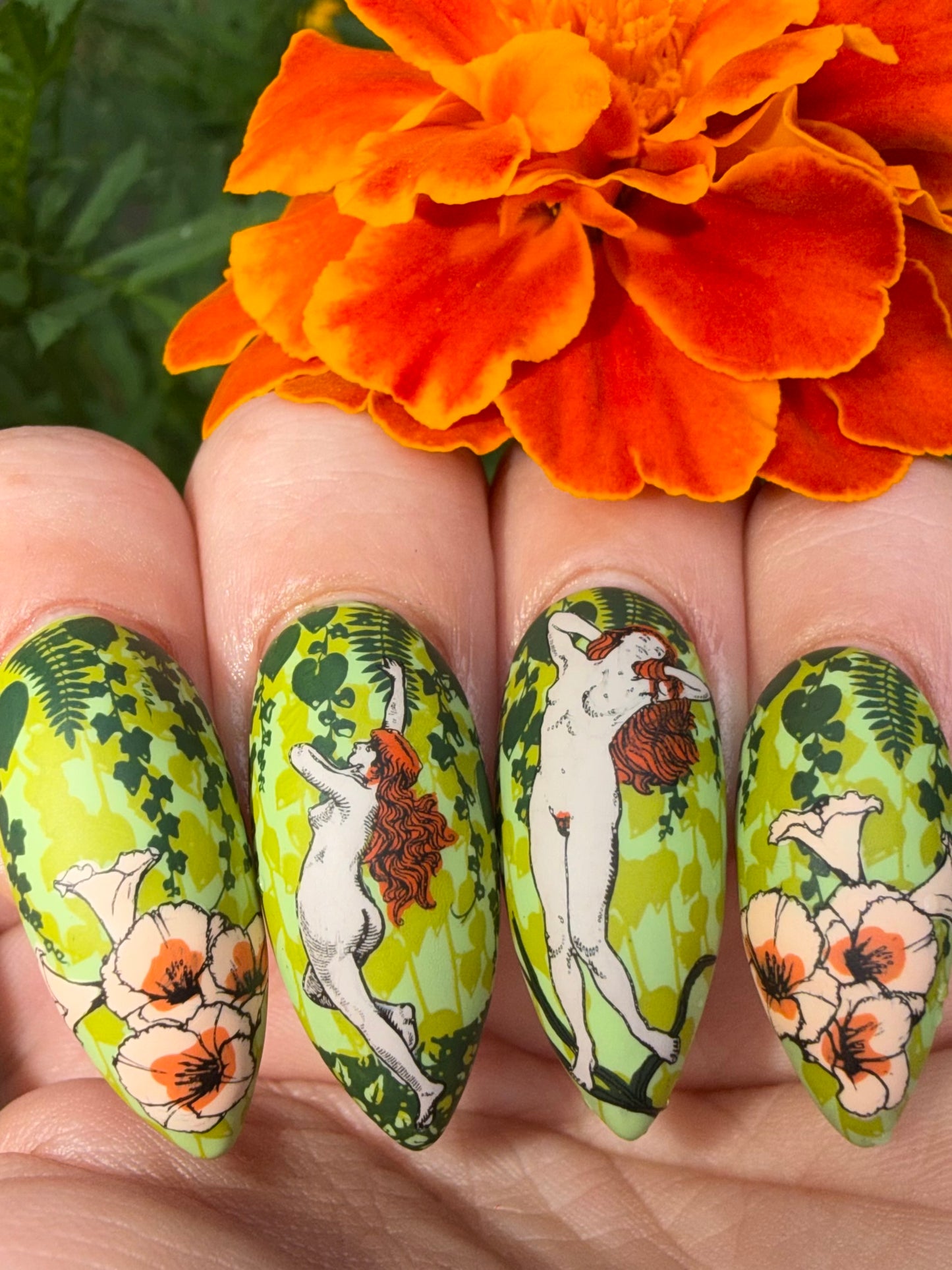 407 - Divine Ladies